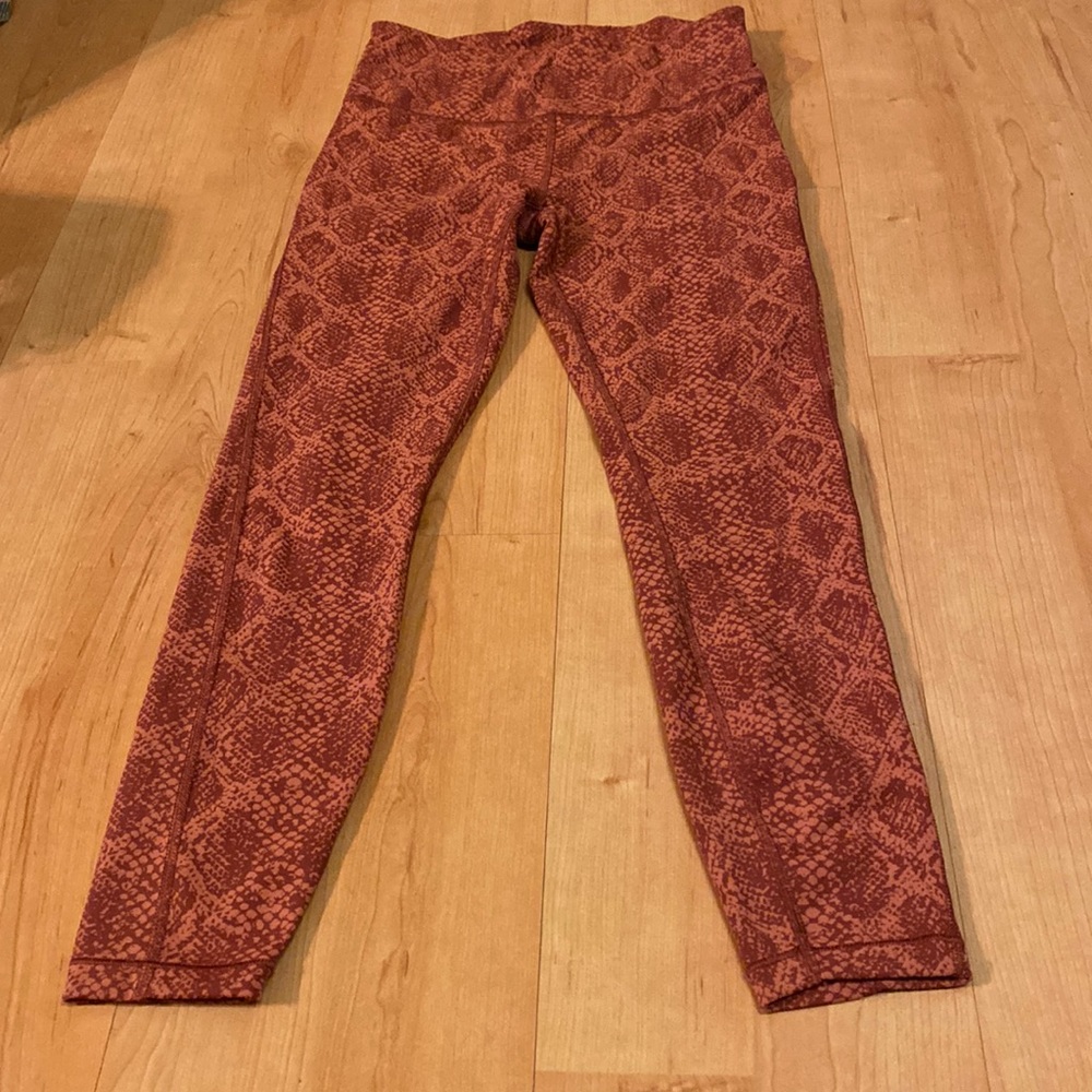 Athleta Ultimate stash pocket 7/8 tight / yoga pant size XS